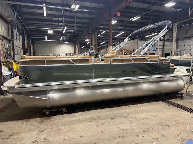 Slide: The Image of Tahoe Sport CRB 2180 Cruise Rear Bench & 4-Stroke 2026 - 49