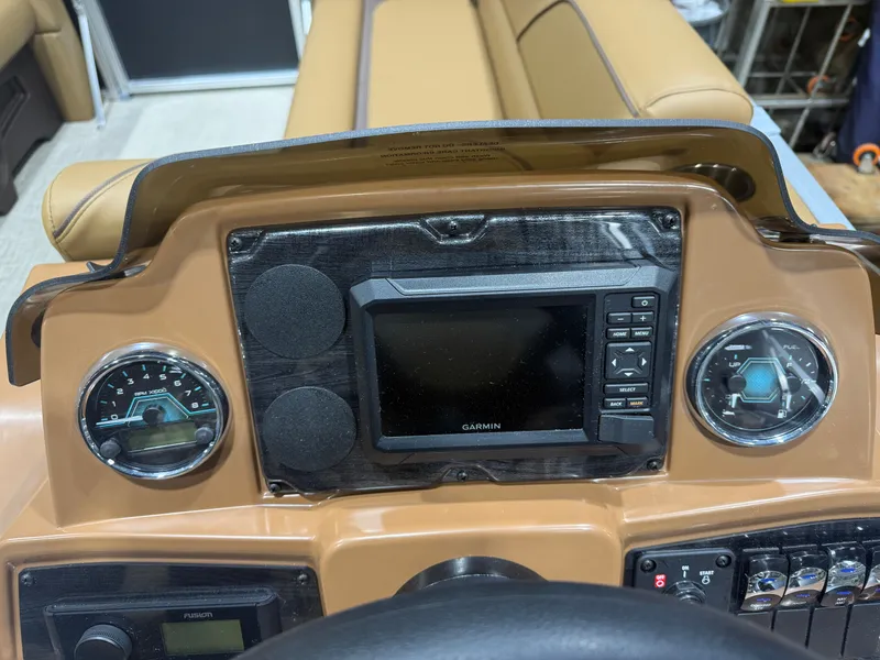 Slide: The Image of Tahoe Sport 1980 Cruise Rear Bench (CRB) & Honda 4-Stroke EFI 2026 - 13