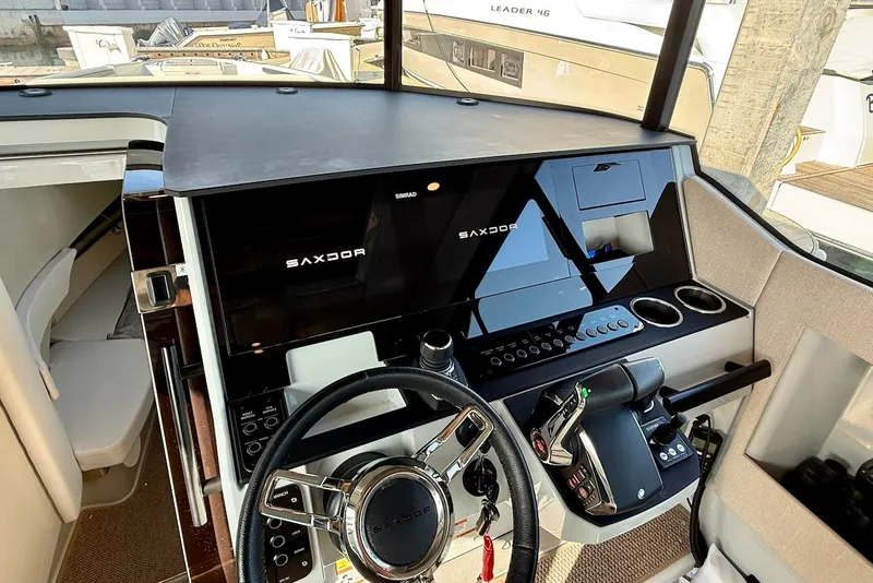 Slide: The Image of DUAL DISPLAY SIMRAD ELECTRONICS AND MERCURY JOYSTICK - 16
