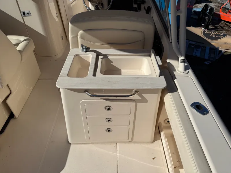 Slide: The Image of Grady-White Freedom 285 2015 - 10