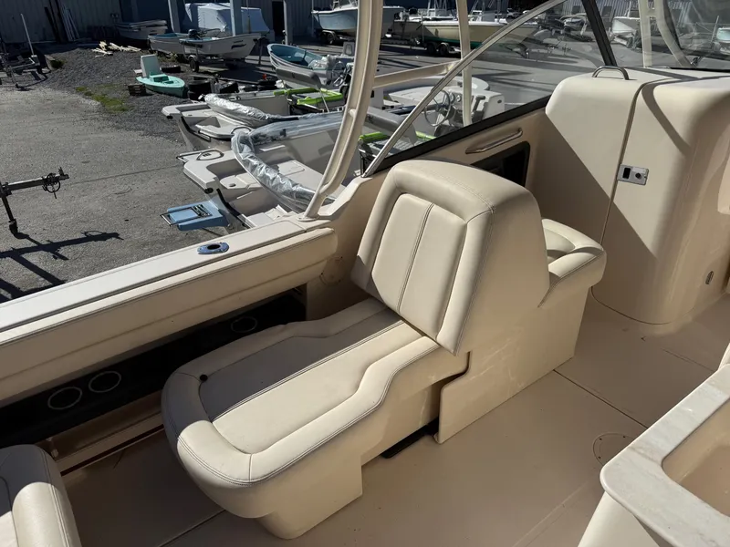 Slide: The Image of Grady-White Freedom 285 2015 - 11