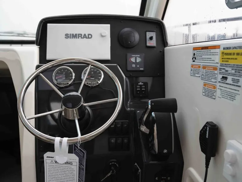 Slide: The Image of Bayliner T25 EXPLORER 2026 - 10