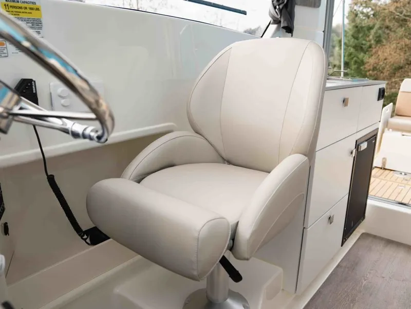 Slide: The Image of Bayliner T25 EXPLORER 2026 - 13