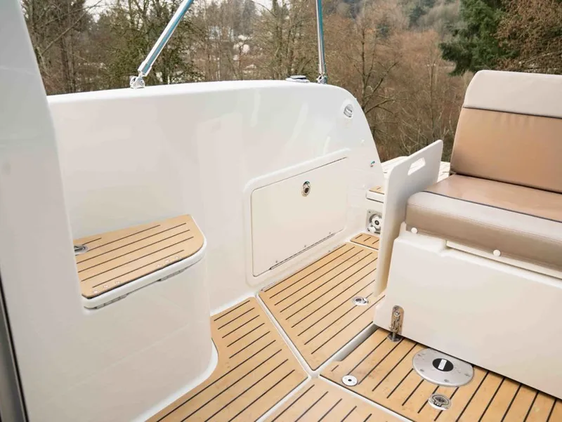 Slide: The Image of Bayliner Trophy T25 Explorer 2026 - 14