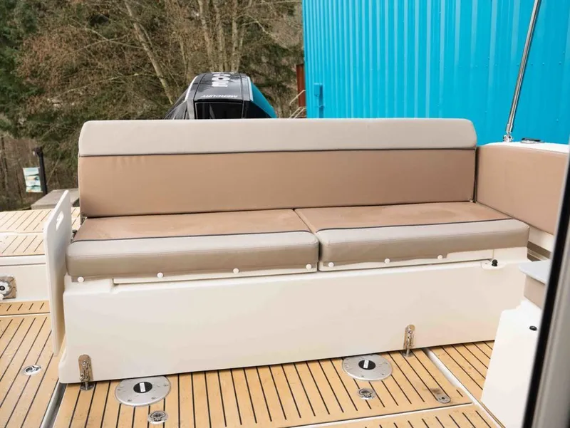 Slide: The Image of Bayliner Trophy T25 Explorer 2026 - 15