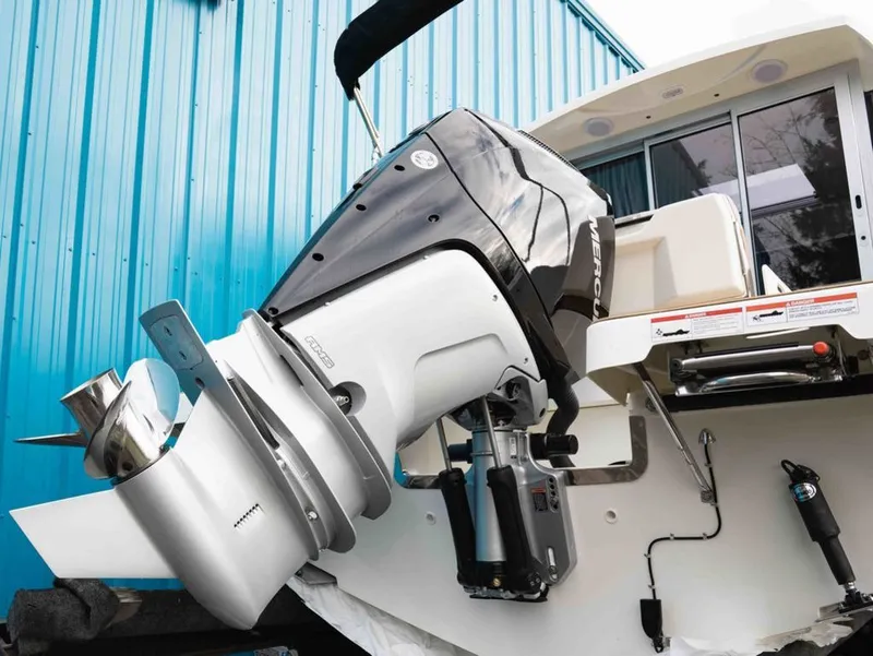 Slide: The Image of Bayliner Trophy T25 Explorer 2026 - 18