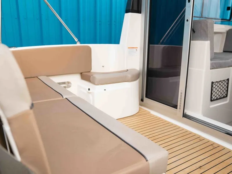 Slide: The Image of Bayliner Trophy T25 Explorer 2026 - 6