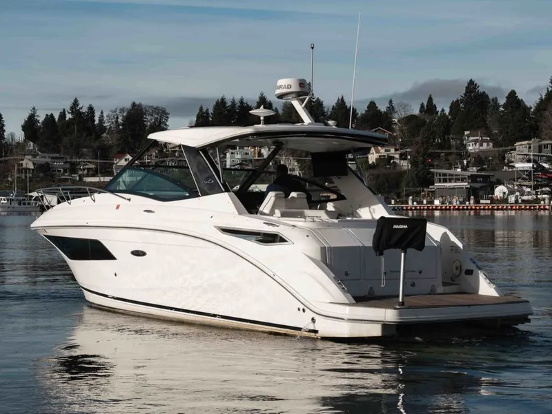 Slide: The Image of Sea Ray Sundancer 320 2019 - 6
