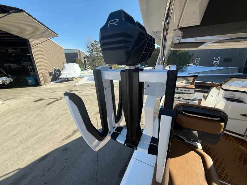 Slide: The Image of Cobalt R31 Surf 2026 - 729