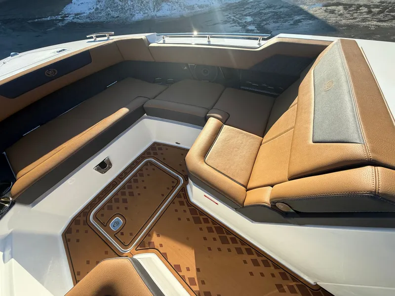 Slide: The Image of Cobalt R31 Surf 2026 - 754