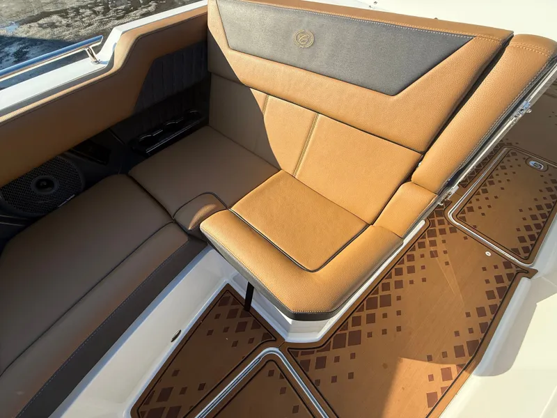 Slide: The Image of Cobalt R31 Surf 2026 - 756