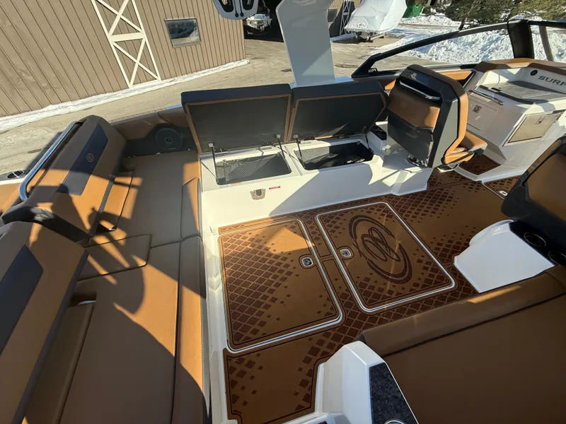 Slide: The Image of Cobalt R31 Surf 2026 - 584