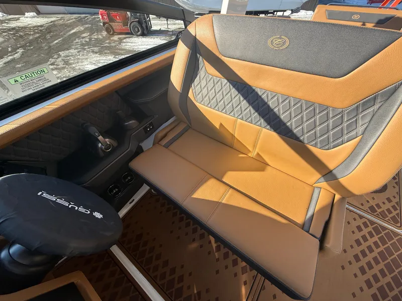 Slide: The Image of Cobalt R31 Surf 2026 - 639