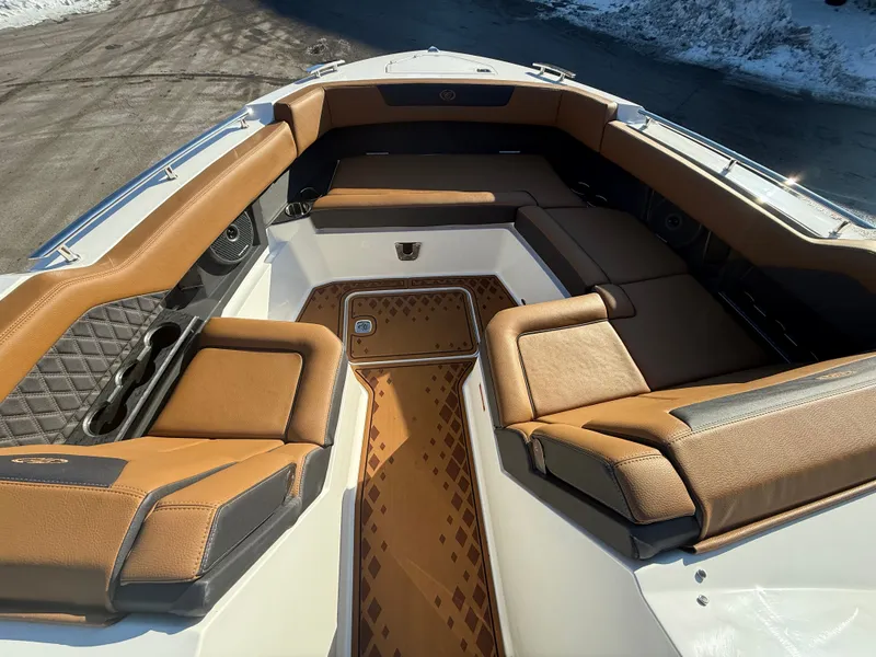 Slide: The Image of Cobalt R31 Surf 2026 - 665