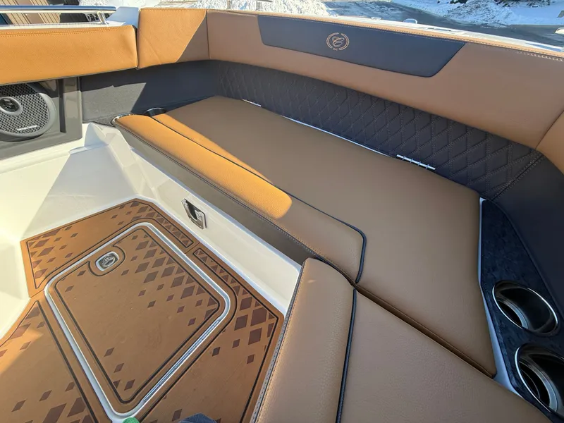 Slide: The Image of Cobalt R31 Surf 2026 - 721