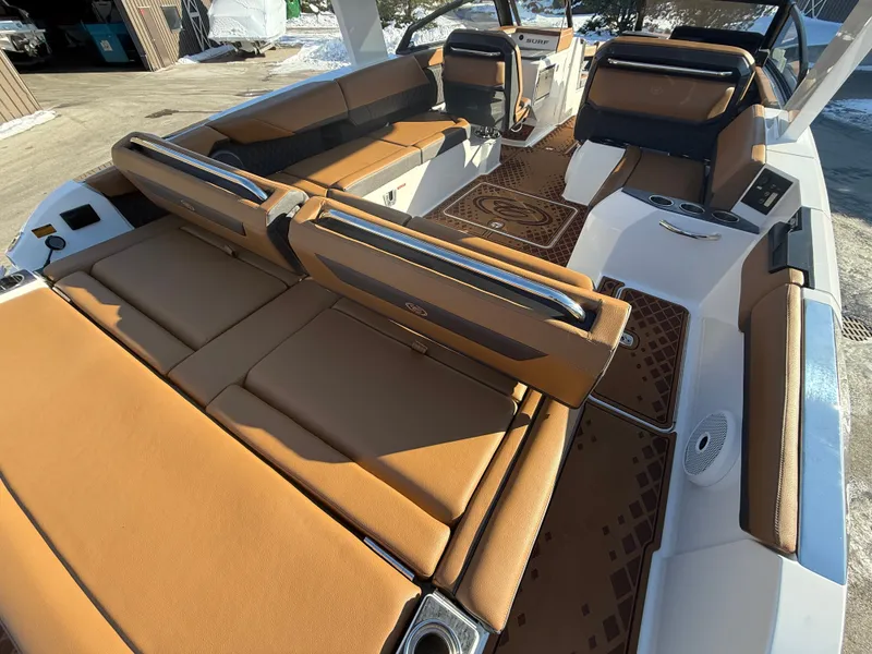 Slide: The Image of Cobalt R31 Surf 2026 - 787