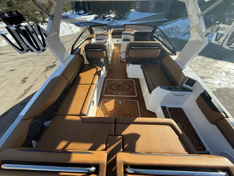 Slide: The Image of Cobalt R31 Surf 2026 - 837