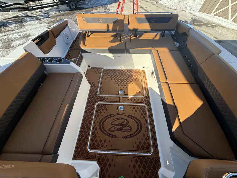 Slide: The Image of Cobalt R31 Surf 2026 - 890