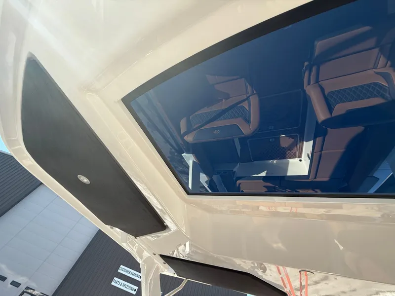 Slide: The Image of Cobalt R31 Surf 2026 - 897