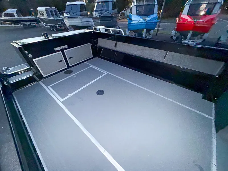 Slide: The Image of North River 25 Seahawk Fastback 2026 - 17