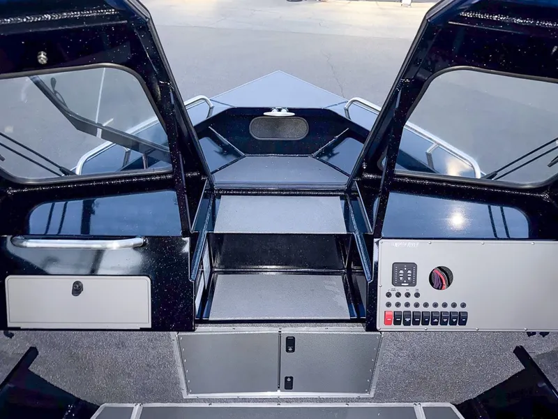 Slide: The Image of North River 25 Seahawk Fastback 2026 - 9