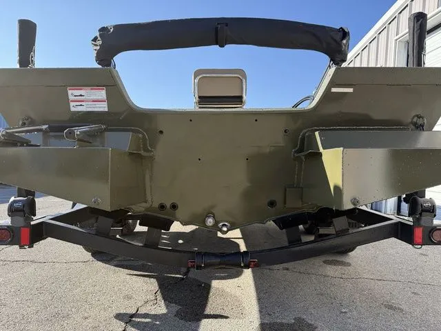 Slide: The Image of SeaArk Phantom 24XV CC 2026 - 19