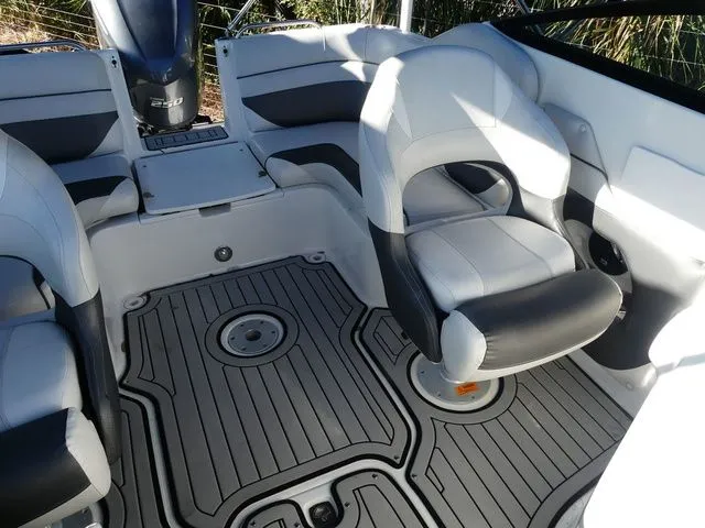 Slide: The Image of Hurricane SunDeck 2486 OB 2019 - 7