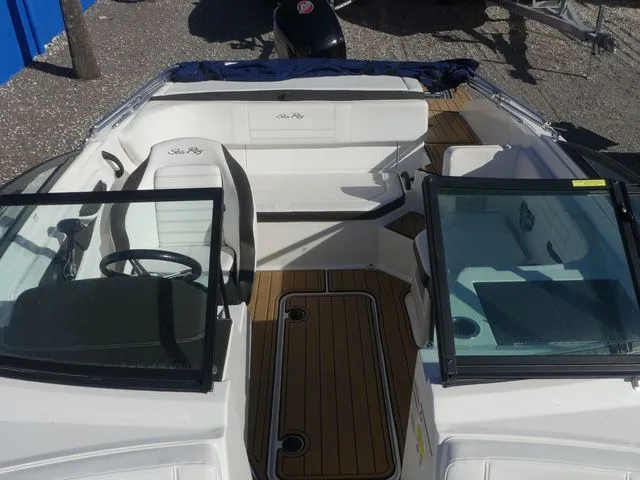 Slide: The Image of Sea Ray SPX 190 2019 - 10