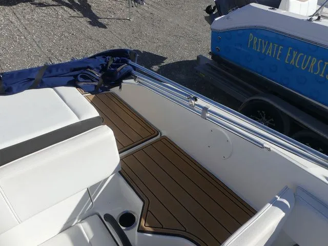 Slide: The Image of Sea Ray SPX 190 2019 - 12