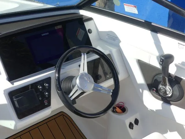 Slide: The Image of Sea Ray SPX 190 2019 - 15