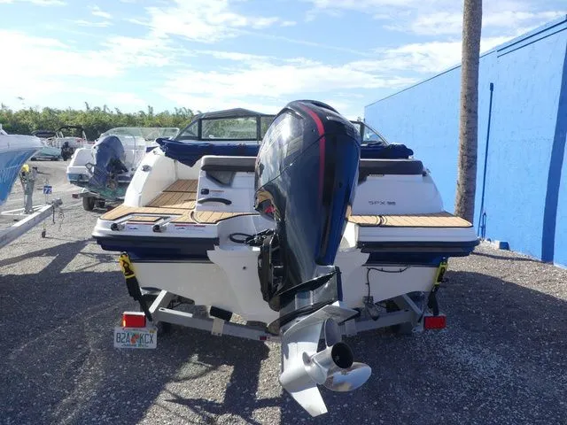 Slide: The Image of Sea Ray SPX 190 2019 - 5