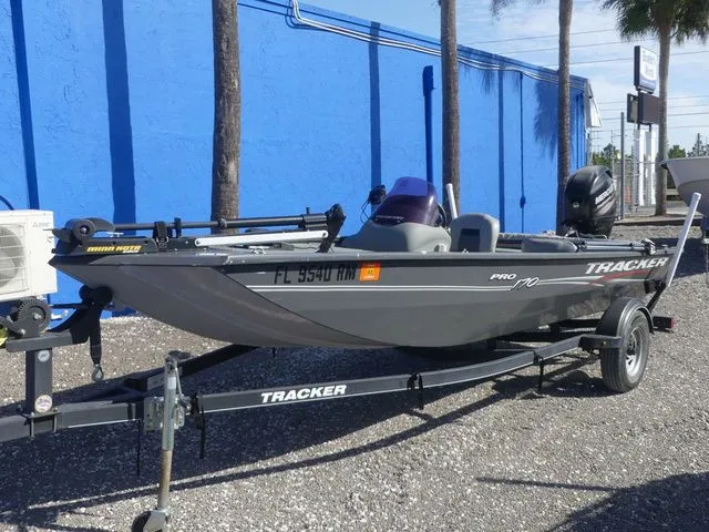 The Image of Tracker Pro 170 2018 - 1