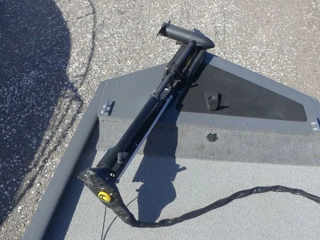 Slide: The Image of Tracker Pro 170 2018 - 14