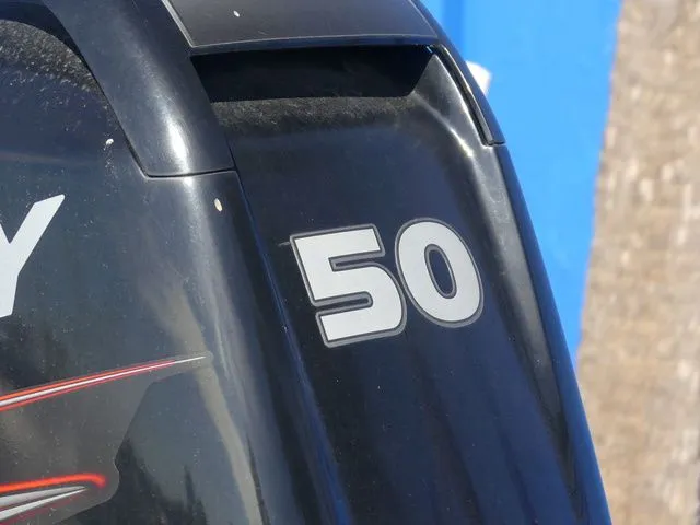 Slide: The Image of Tracker Pro 170 2018 - 9