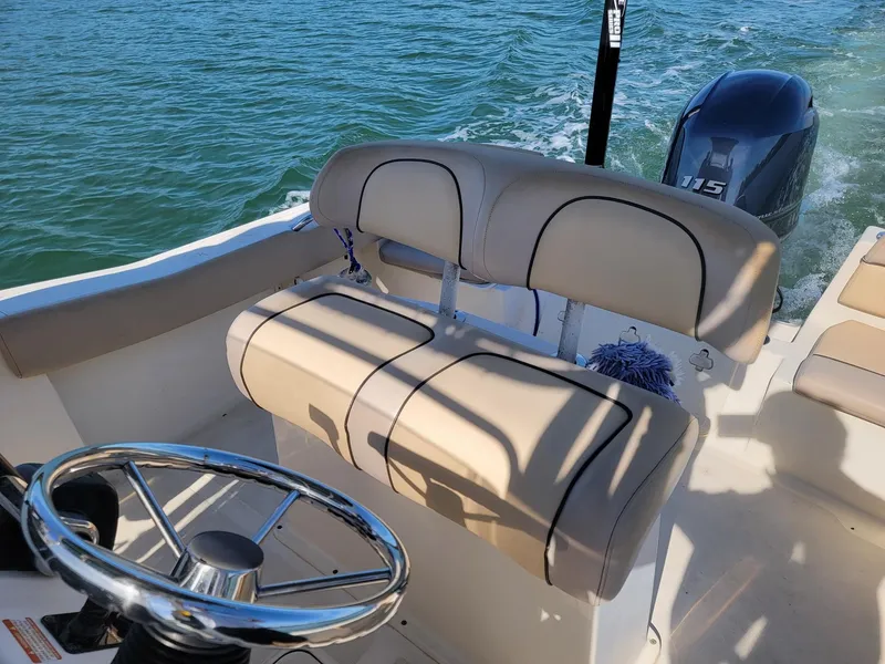 Slide: The Image of Scout 195 Sportfish 2016 - 3