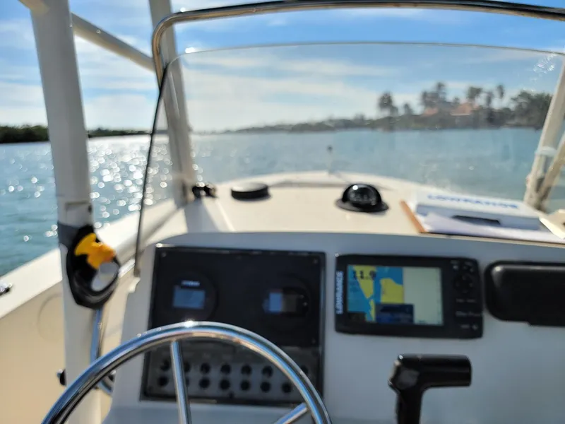 Slide: The Image of Scout 195 Sportfish 2016 - 4