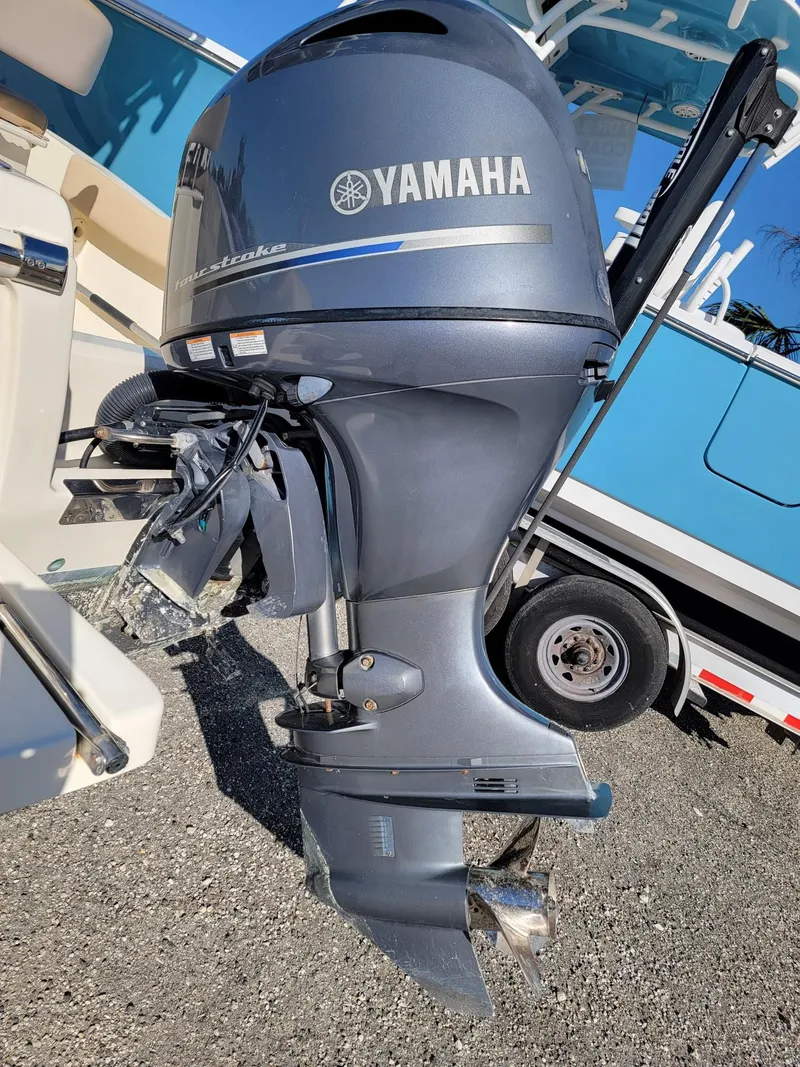 Slide: The Image of Scout 195 Sportfish 2016 - 6