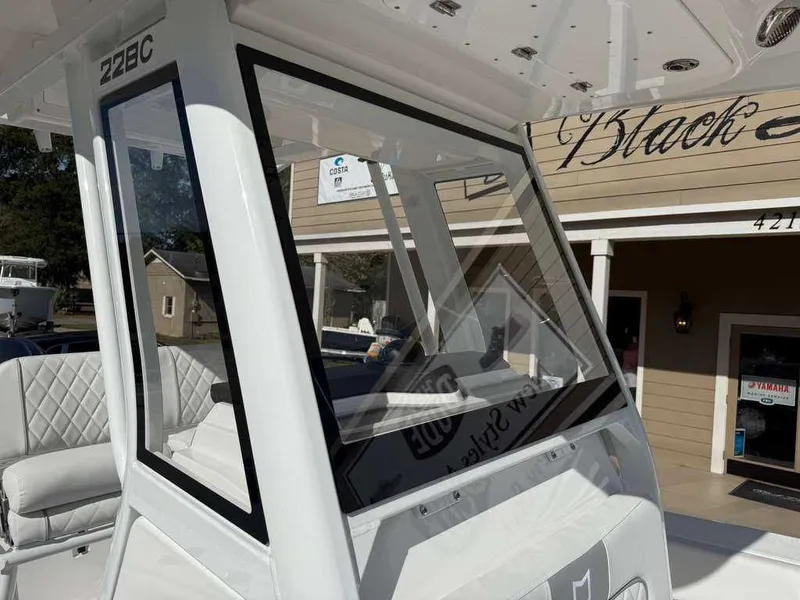Slide: The Image of Sea Fox 228 Commander 2026 - 13