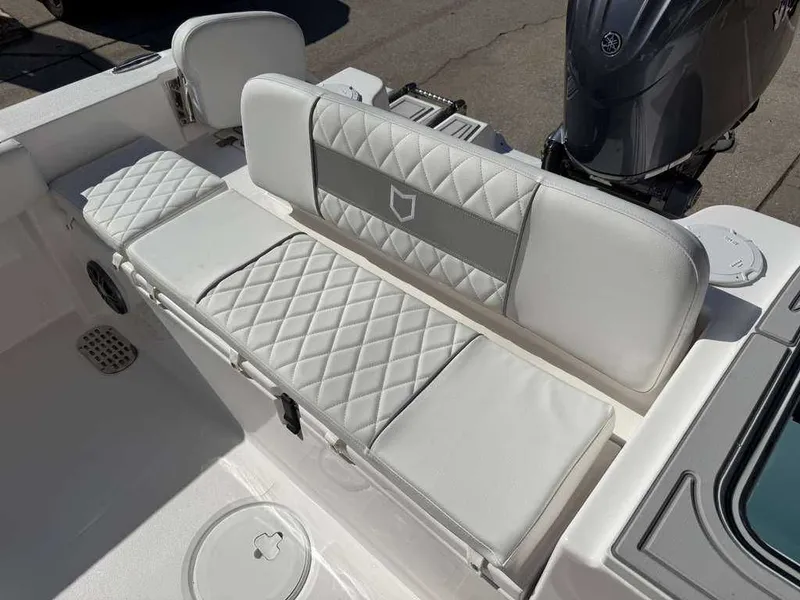 Slide: The Image of Sea Fox 228 Commander 2026 - 22