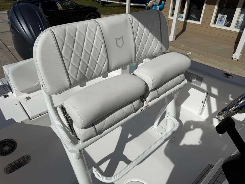 Slide: The Image of Sea Fox 228 Commander 2026 - 8