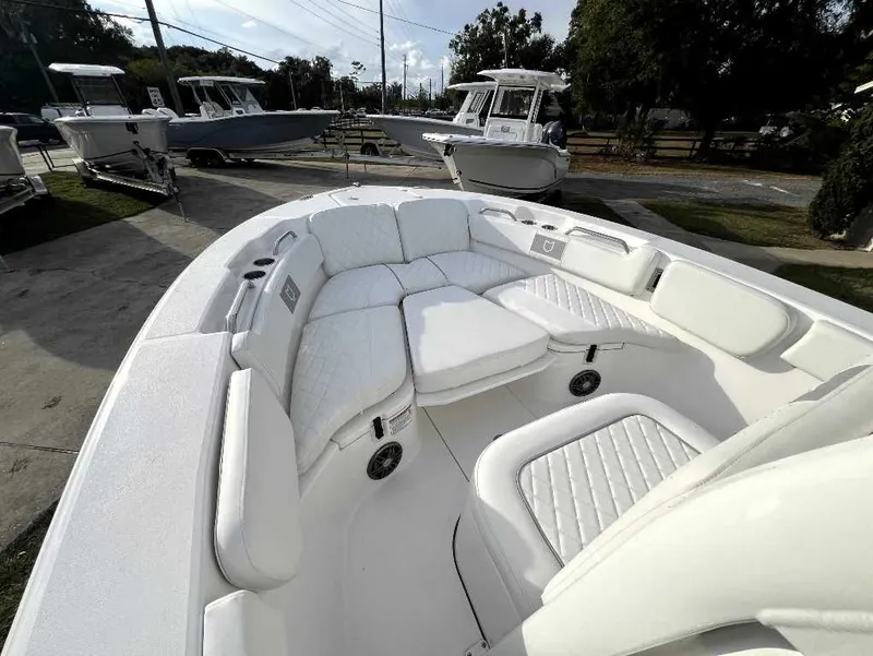 Slide: The Image of Sea Fox 228 Commander 2026 - 10