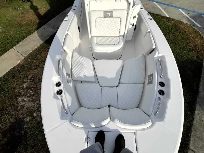 Slide: The Image of Sea Fox 228 Commander 2026 - 11