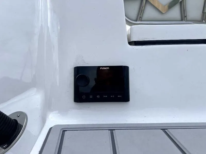 Slide: The Image of Sea Fox 228 Commander 2026 - 3