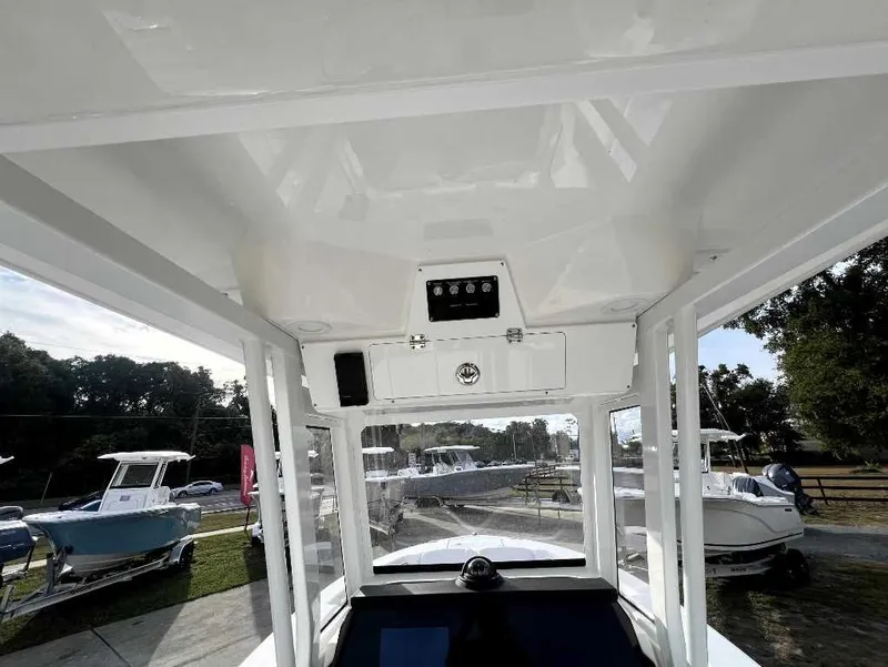 Slide: The Image of Sea Fox 228 Commander 2026 - 8