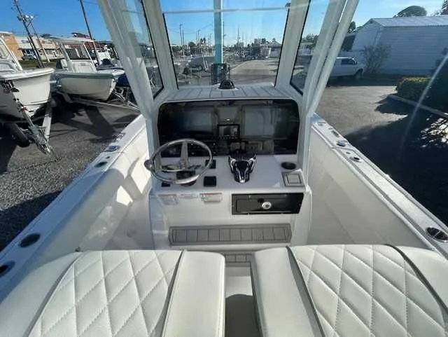 Slide: The Image of Sea Fox 282 Hybrid LT 2026 - 8