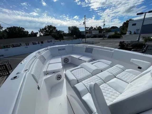 Slide: The Image of Sea Fox 368 Commander 2026 - 5