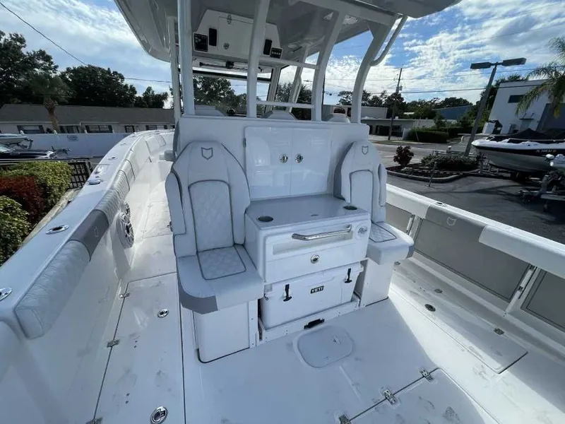 Slide: The Image of Sea Fox 368 Commander 2026 - 7