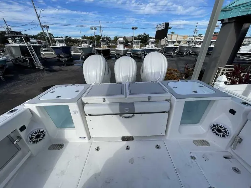 Slide: The Image of Sea Fox 368 Commander 2026 - 9