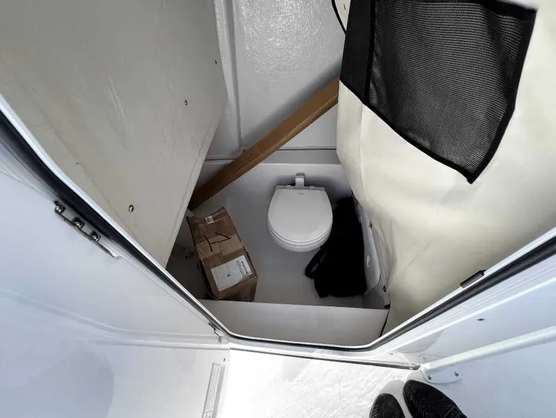 Slide: The Image of Sea Fox 248 Commander 2026 - 12