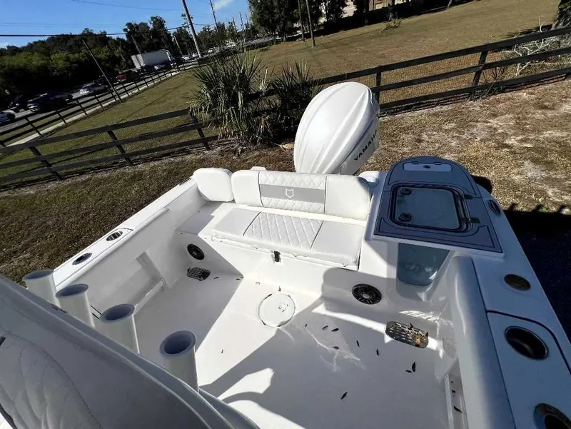 Slide: The Image of Sea Fox 248 Commander 2026 - 13